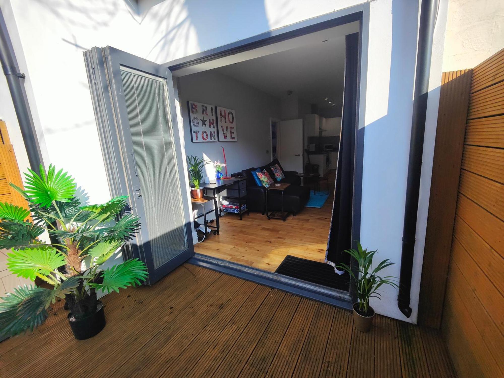 Modern Central Brighton Patio Flat - Free Parking! 外观 照片