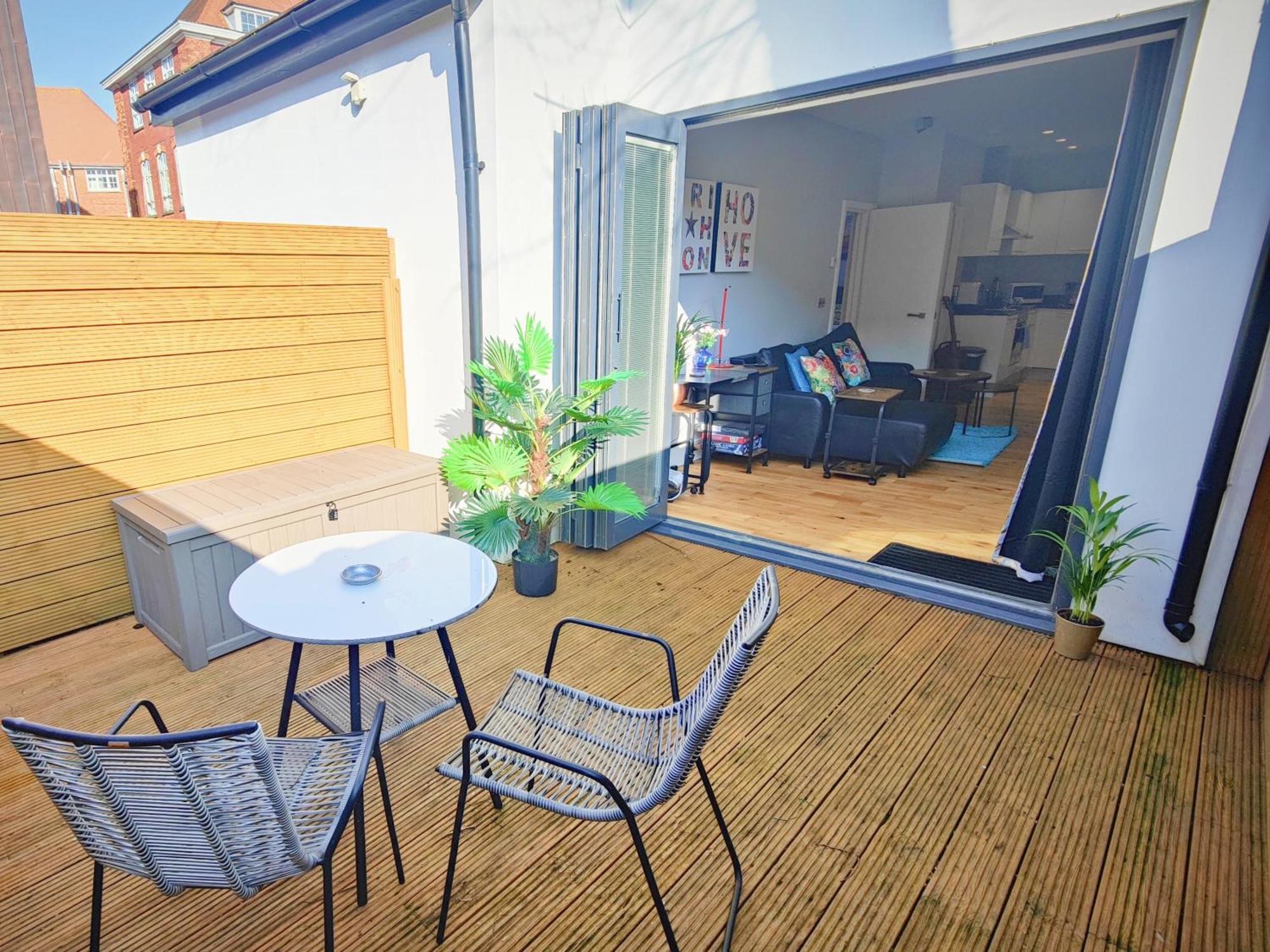 Modern Central Brighton Patio Flat - Free Parking! 外观 照片